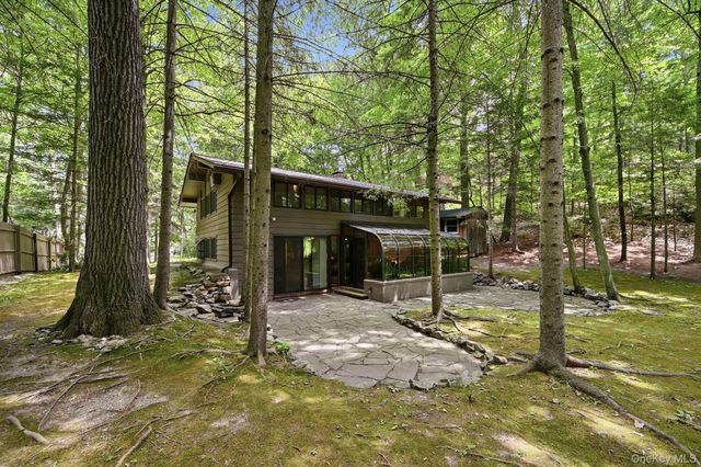 80 Clinton Road, Tuxedo Park, NY 10987