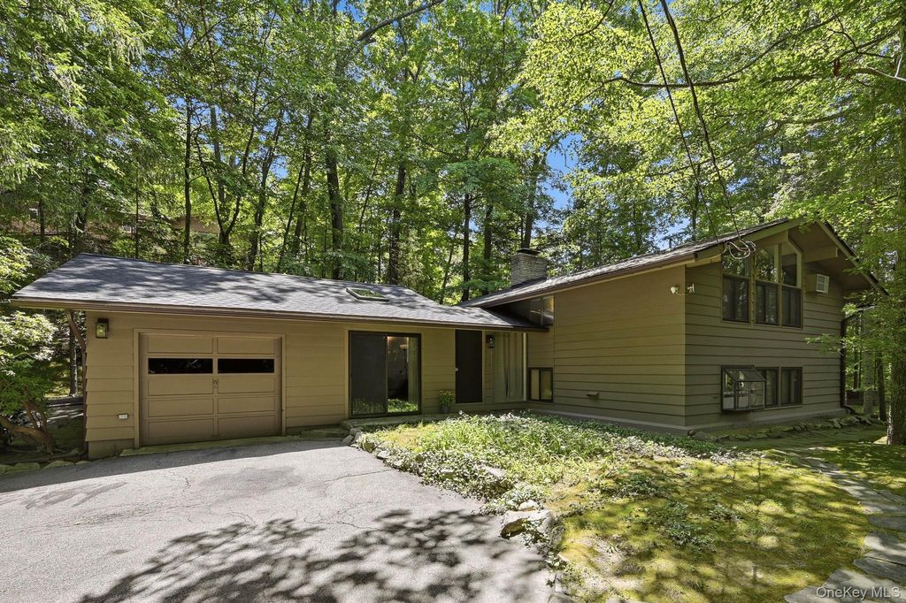80 Clinton Road, Tuxedo Park, NY 10987