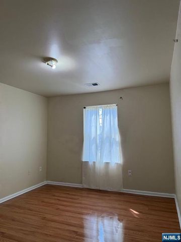 41 3rd Street 2, Newark, NJ 07107