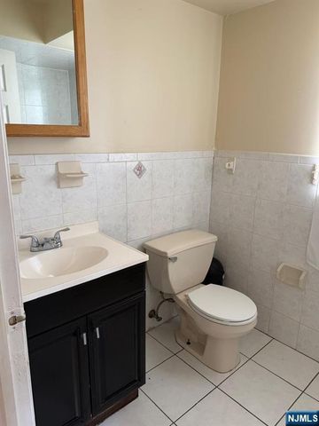 41 3rd Street 2, Newark, NJ 07107