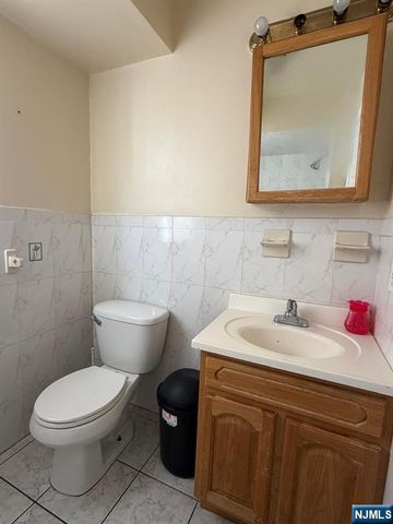 41 3rd Street 2, Newark, NJ 07107