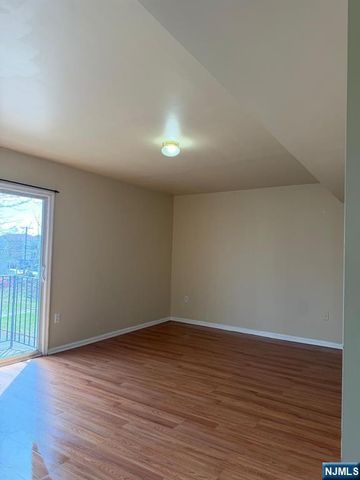 41 3rd Street 2, Newark, NJ 07107