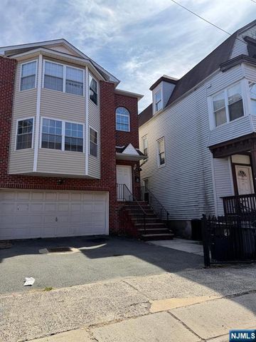 41 3rd Street 2, Newark, NJ 07107