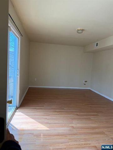 41 3rd Street 2, Newark, NJ 07107