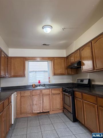 41 3rd Street 2, Newark, NJ 07107