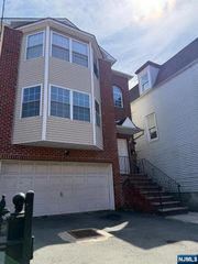 41 3rd Street 2, Newark, NJ 07107