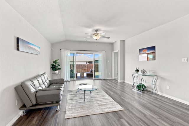 2848 Fox Trail Lane, Fort Worth, TX 76108