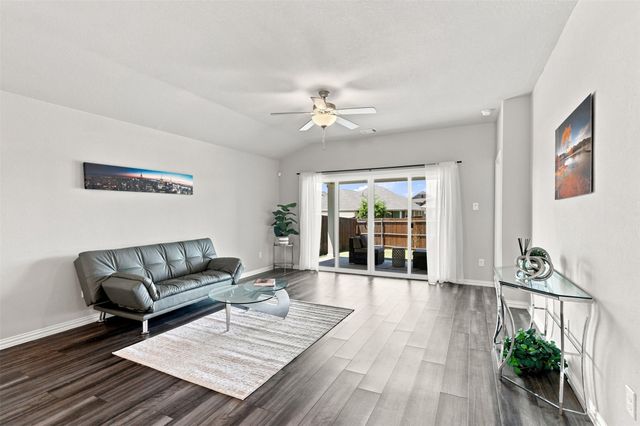 2848 Fox Trail Lane, Fort Worth, TX 76108