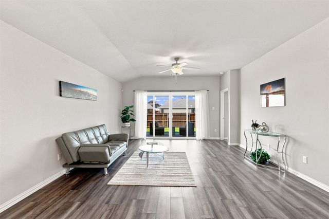 2848 Fox Trail Lane, Fort Worth, TX 76108