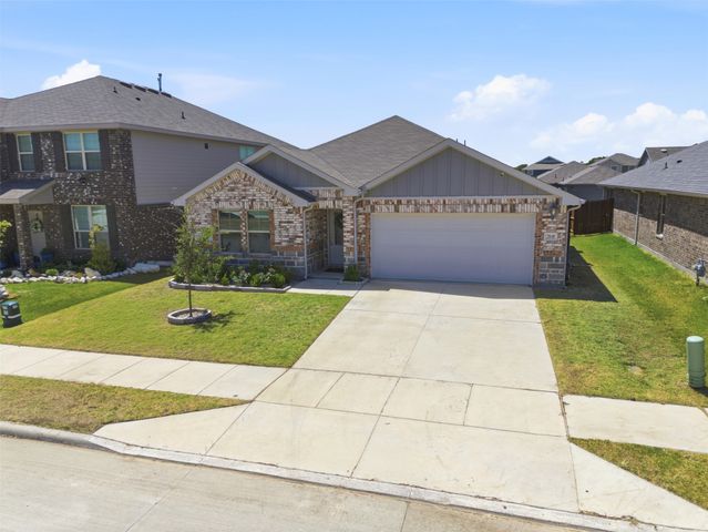 2848 Fox Trail Lane, Fort Worth, TX 76108