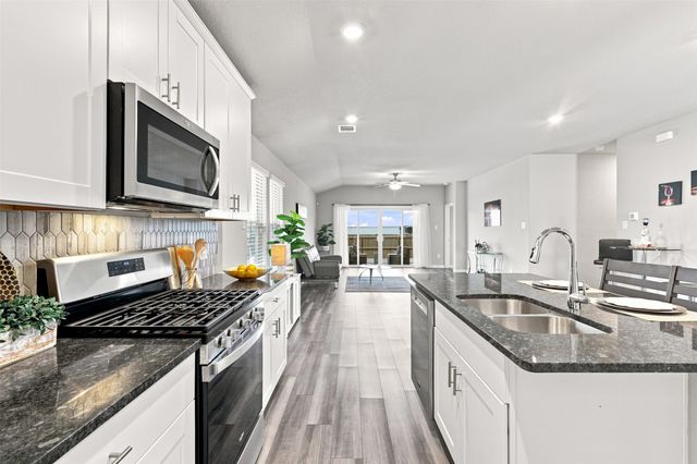 2848 Fox Trail Lane, Fort Worth, TX 76108