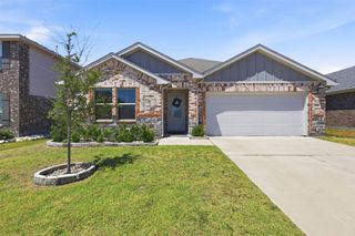 2848 Fox Trail Lane, Fort Worth, TX 76108