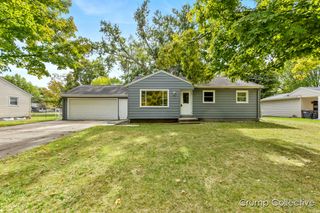 2221 Mapleview Avenue, Portage, MI 49024