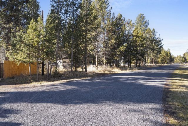 16833 Brenda Drive, Bend, OR 97707