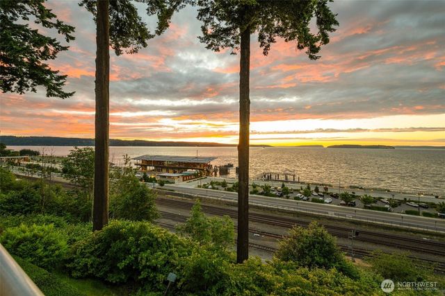 1124 2nd Street, Mukilteo, WA 98275