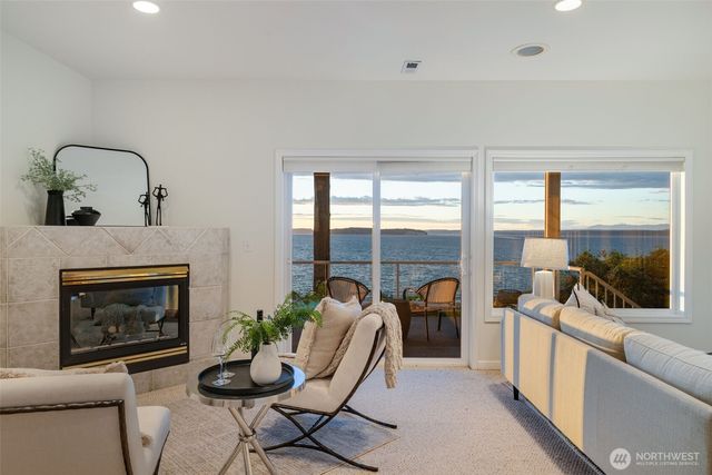 1124 2nd Street, Mukilteo, WA 98275