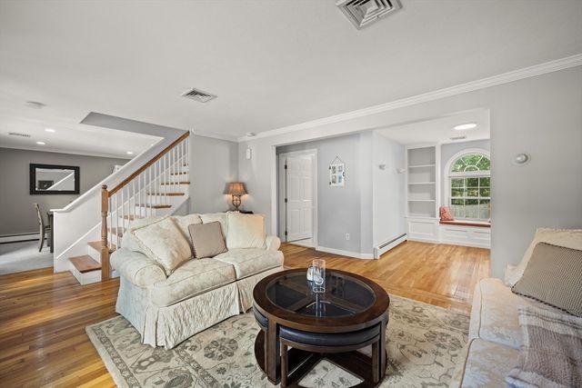 8 Robinwood Dr, Canton, MA 02021