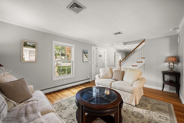 8 Robinwood Dr, Canton, MA 02021