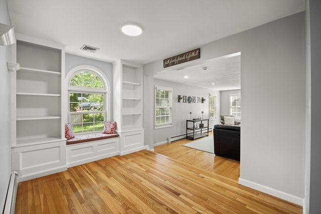 8 Robinwood Dr, Canton, MA 02021