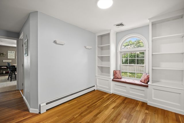 8 Robinwood Dr, Canton, MA 02021