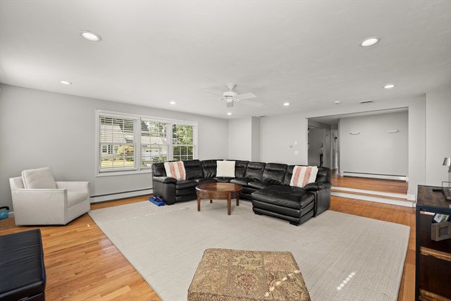 8 Robinwood Dr, Canton, MA 02021