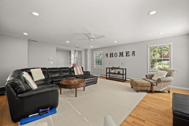 8 Robinwood Dr, Canton, MA 02021