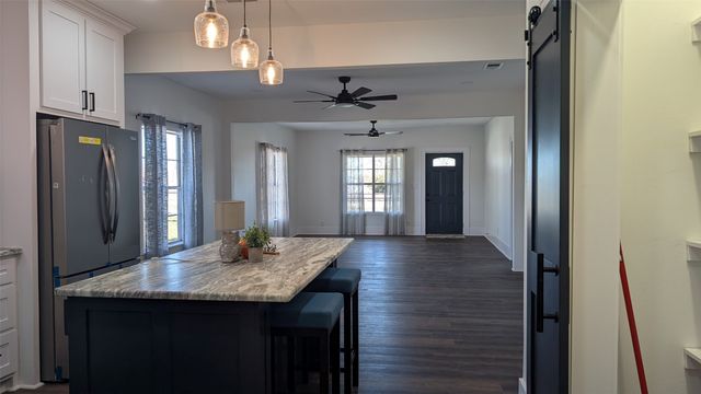 206 S Washington Street, West, TX 76691