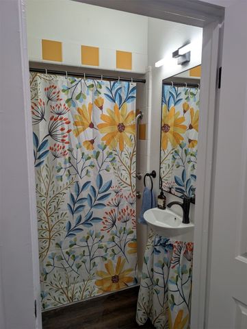 206 S Washington Street, West, TX 76691