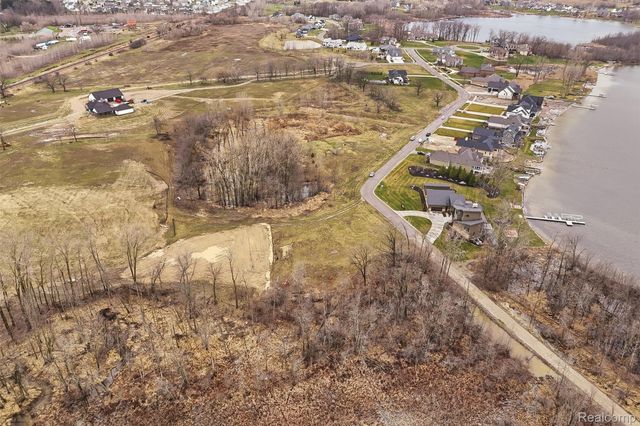4151 Whitney Avenue, Fenton Charter Township, MI 48451