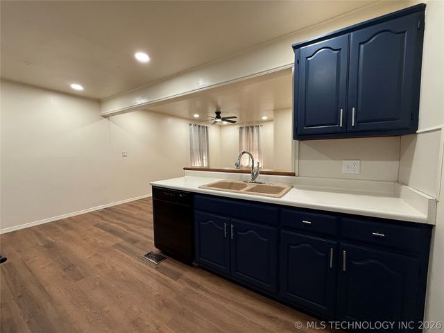 468 S 76th East East Avenue, Tulsa, OK 74112