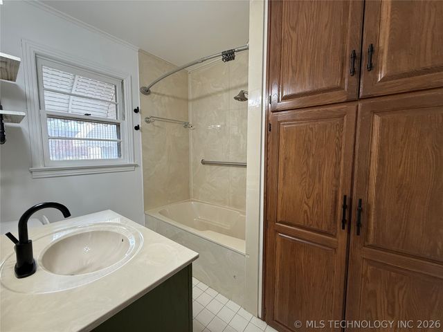 468 S 76th East East Avenue, Tulsa, OK 74112