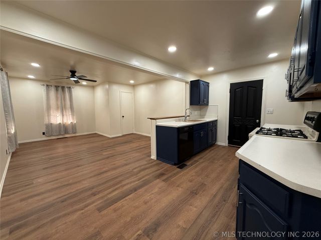 468 S 76th East East Avenue, Tulsa, OK 74112