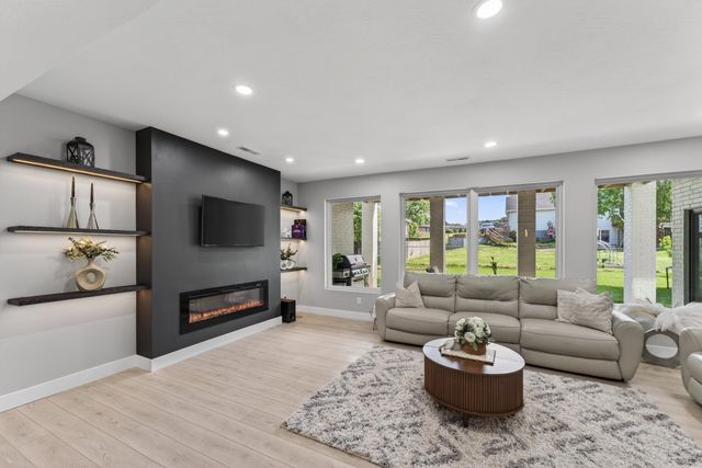 6002 Copper Ridge Street, Nixa, MO 65714