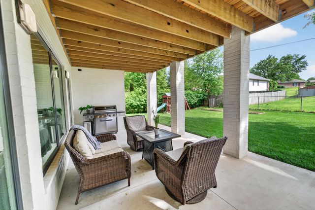 6002 Copper Ridge Street, Nixa, MO 65714