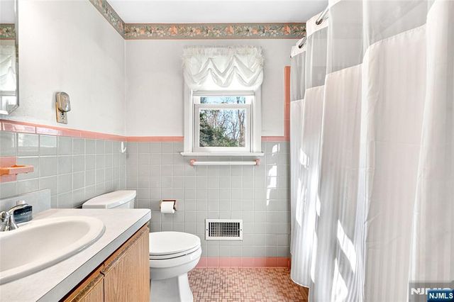 118 Harriot Avenue, Harrington Park, NJ 07640
