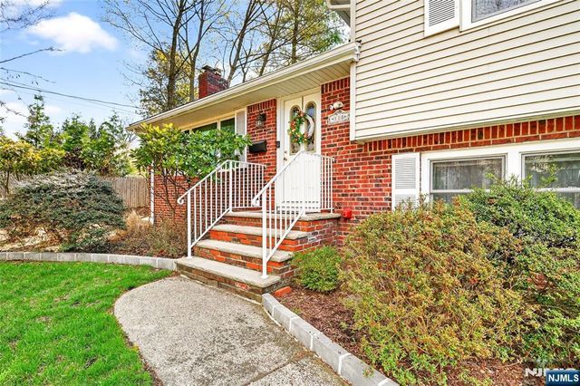 118 Harriot Avenue, Harrington Park, NJ 07640