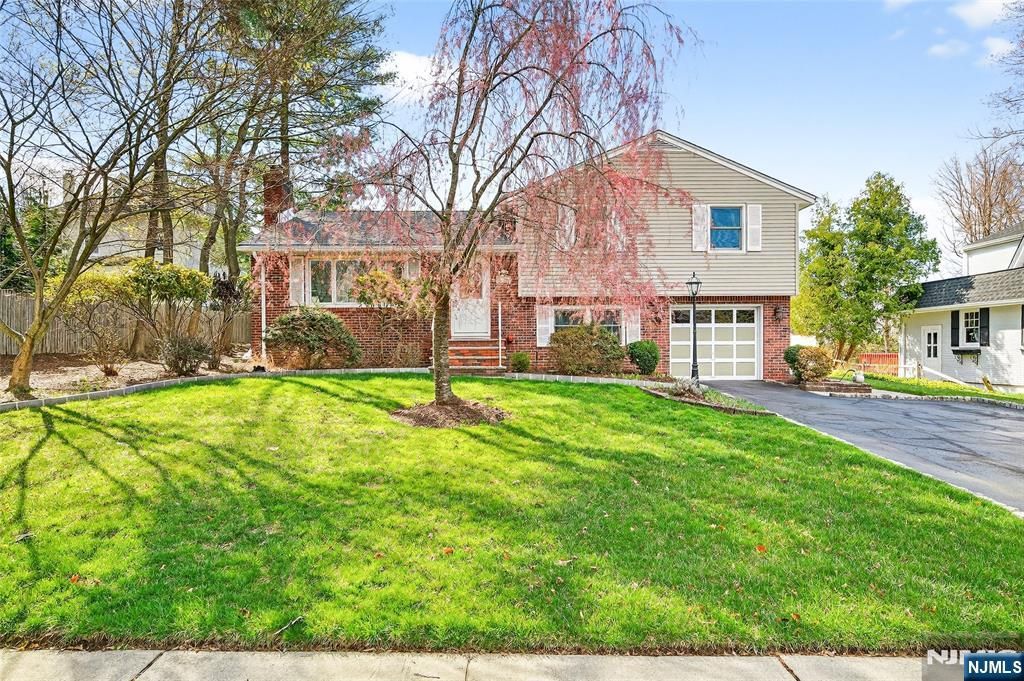 118 Harriot Avenue, Harrington Park, NJ 07640