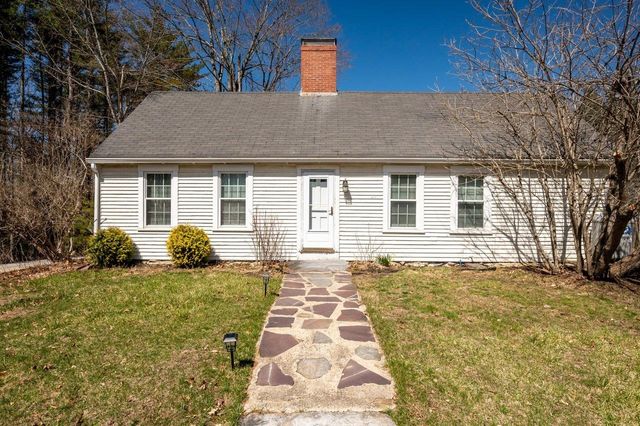 5 McDaniel Road, Nottingham, NH 03290