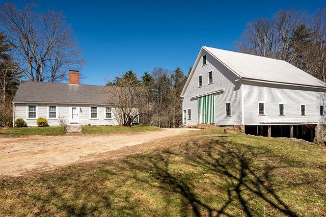 5 McDaniel Road, Nottingham, NH 03290