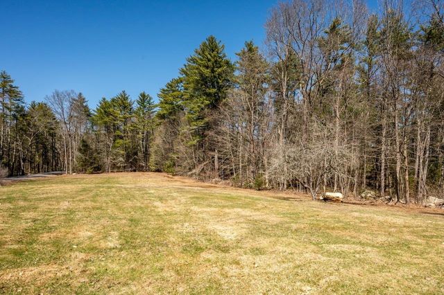 5 McDaniel Road, Nottingham, NH 03290