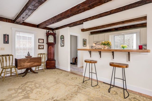 5 McDaniel Road, Nottingham, NH 03290