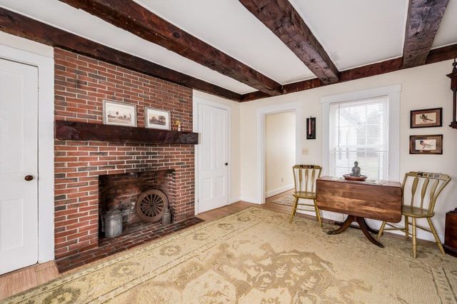 5 McDaniel Road, Nottingham, NH 03290