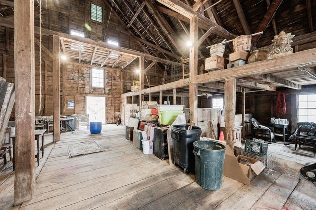 5 McDaniel Road, Nottingham, NH 03290