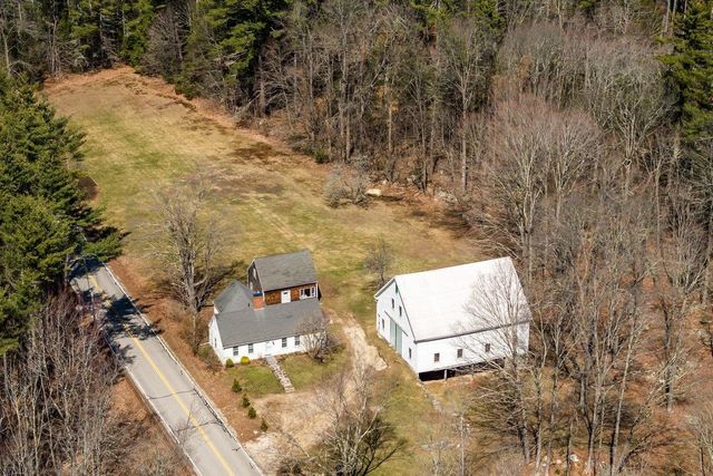 5 McDaniel Road, Nottingham, NH 03290