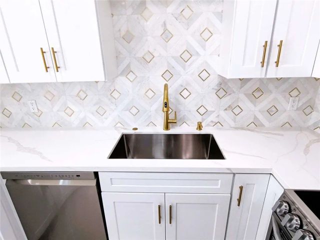 3028 Sunflower Circle East, Palm Springs, CA 92262