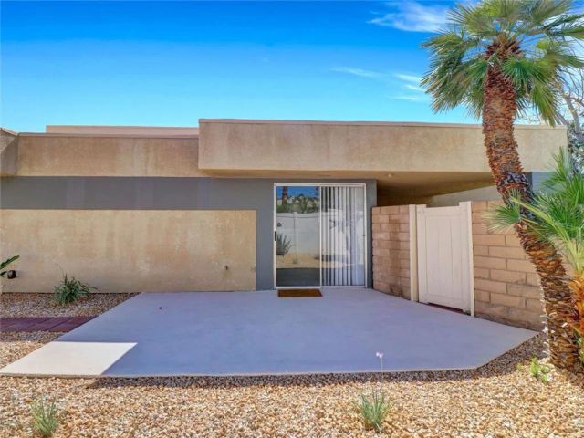 3028 Sunflower Circle East, Palm Springs, CA 92262