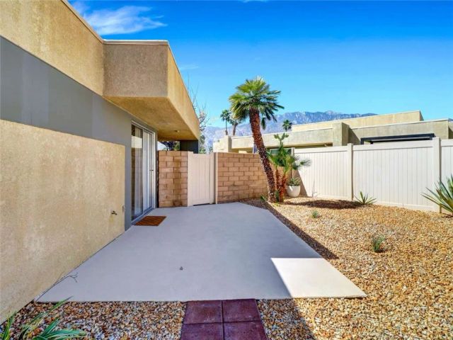 3028 Sunflower Circle East, Palm Springs, CA 92262