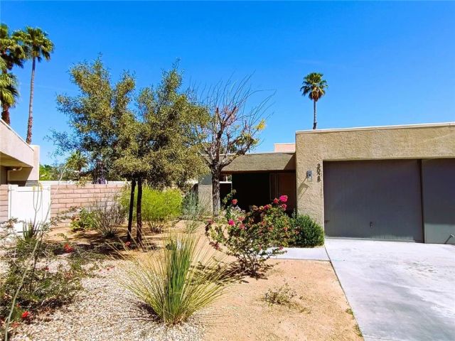 3028 Sunflower Circle East, Palm Springs, CA 92262