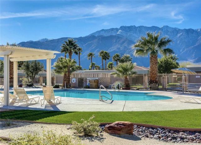 3028 Sunflower Circle East, Palm Springs, CA 92262