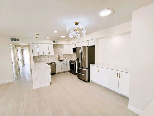 3028 Sunflower Circle East, Palm Springs, CA 92262